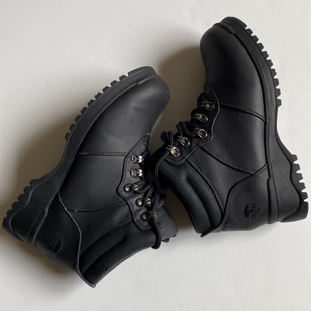 Totes boots
